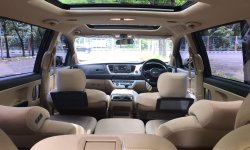 KIA GRAND SEDONA ULTIMATE AT GREY 2017 5
