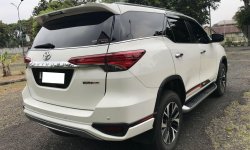 Toyota Fortuner 2.4 VRZ TRD AT 2018 Putih 4