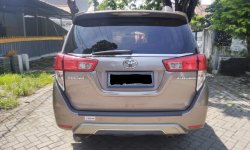 Toyota Kijang Innova V A/T Gasoline 2018 Coklat 6