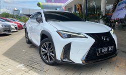 Lexus UX 200 F Sport 2019 1