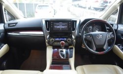 Toyota Alphard 2.5 G A/T 2017 3
