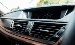 Mobil BMW X1 2015 sDrive18i xLine terbaik di DKI Jakarta 4