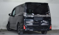 Toyota Voxy CVT 2018 3