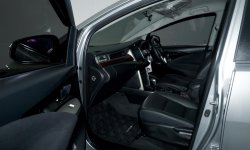 Toyota Kijang Innova 2.4 Venturer 6