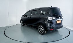 Toyota Sienta V MT 2017 Hitam 6