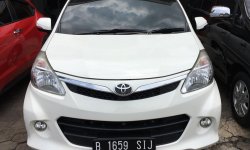 Jual Mobil Bekas Promo Harga Terjangkau Toyota Avanza Veloz 2015 Putih 1