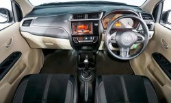 Honda Brio E CVT 2017 Silver 9