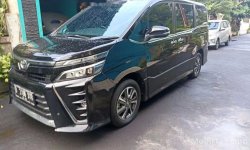 Jual cepat Toyota Voxy 2018 di Jawa Barat 4