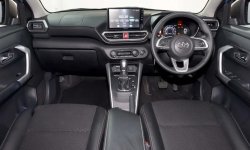 Toyota Raize 1.0 T GR sport AT 2021 Biru 8