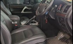 Jual mobil bekas murah Toyota Land Cruiser VX-R 2019 di Jawa Timur 8