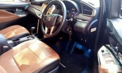Jual mobil bekas murah Toyota Kijang Innova V 2017 di Jawa Timur 6