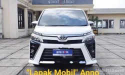 Mobil Toyota Voxy 2018 terbaik di DKI Jakarta 18