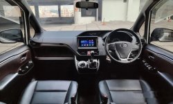 Mobil Toyota Voxy 2018 terbaik di DKI Jakarta 10