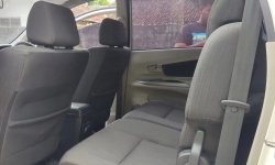 Daihatsu Xenia 1.5 R Deluxe MT 2019 Putih 8