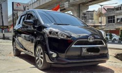 Toyota Sienta V AT 2017 3