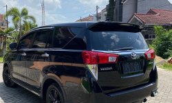 Toyota Kijang Innova 2.5 Diesel NA 2019 Hitam 2
