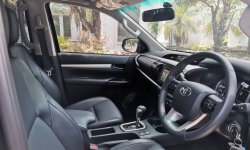 Toyota Hilux V A/T 2021 5