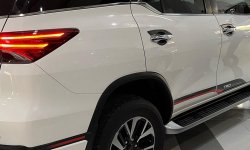 Toyota Fortuner 2.4 TRD AT 2019 4
