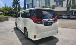 Toyota Alphard 2015 DKI Jakarta dijual dengan harga termurah 3