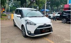 Mobil Toyota Sienta 2018 V terbaik di Banten 11