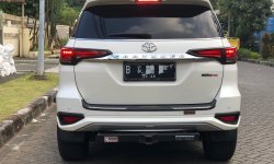 Toyota Fortuner VRZ TRD AT Putih 2019 4