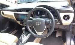 Toyota Corolla Altis V AT 2018 10