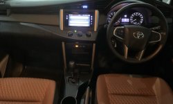 PROMO Toyota Kijang Innova 2.4V 2018 Abu" 8