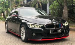 BMW 3 Series 320i Sport 2017 Hitam 1
