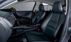 JUAL Honda HR-V 1.5 E CVT Special Edition 2018 Abu-abu 7
