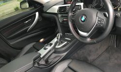 BMW 328i AT Putih 2014 8