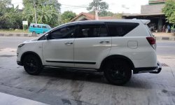 Mobil Toyota Kijang Innova 2017 V dijual, Jawa Barat 3