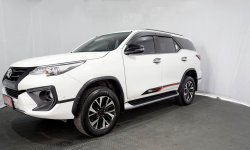 Toyota Fortuner 2.4 TRD AT 2018 Putih 3