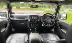 Jeep Wrangler 2.8 Sport AT Diesel 2014 Putih 8
