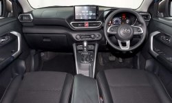 Toyota Raize 1.0T GR Sport AT 2021 Biru 5