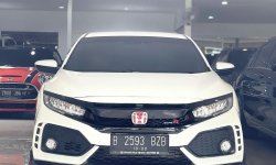 Honda Civic ES 2017 Hatchback 1