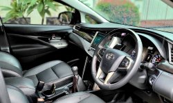 Toyota Venturer 2.4 Q M/T Diesel 2022 Hitam 10
