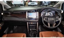 Jual Toyota Kijang Innova V 2018 harga murah di Jawa Barat 2