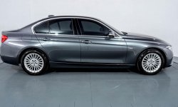 BMW 3 Series 320i 4