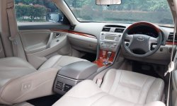 Toyota Camry V 2011 Istimewa 4