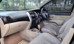 Nissan Grand Livina SV 2014/2015 Istimewa 10