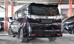 Toyota Vellfire 2.5 G A/T 2016 Hitam 4