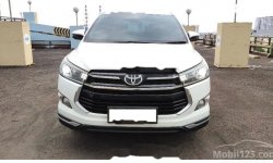 DKI Jakarta, Toyota Venturer 2018 kondisi terawat 10