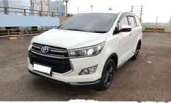 DKI Jakarta, Toyota Venturer 2018 kondisi terawat 9