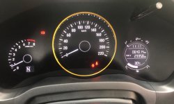 Honda HR-V E CVT 2017 Hitam Pemakaian 2018 9