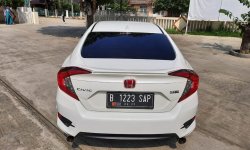 Honda Civic ES Prestige at 2018 Putih 5