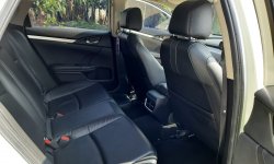 Honda Civic ES Prestige at 2018 Putih 8