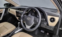 Toyota Corolla Altis V AT 2018 Hitam 8