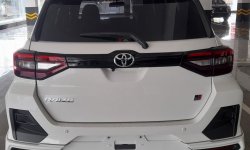 Promo Toyota Raize 1.0 GR Sport two tone putih 4