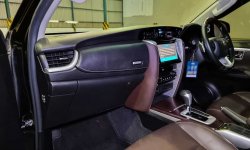 Toyota Fortuner 2.4 VRZ AT 2019 Hitam 11