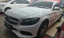 Mercedes-Benz C200 2.0 AVG AT 2017 2
